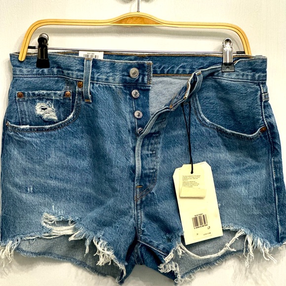 Levi's Pants - NWT Women’s Size 31 Levis 501 High Rise Button Fly Denim Cut Off Jean Shorts